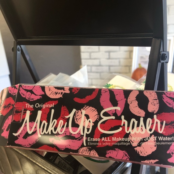 Other - Lip print make up eraser